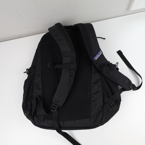 osprey black shoulder saddle bag Daylite Sling Bag, OS Size:28 A bluesign Product Patagonia Aysen 25L Black SHARK